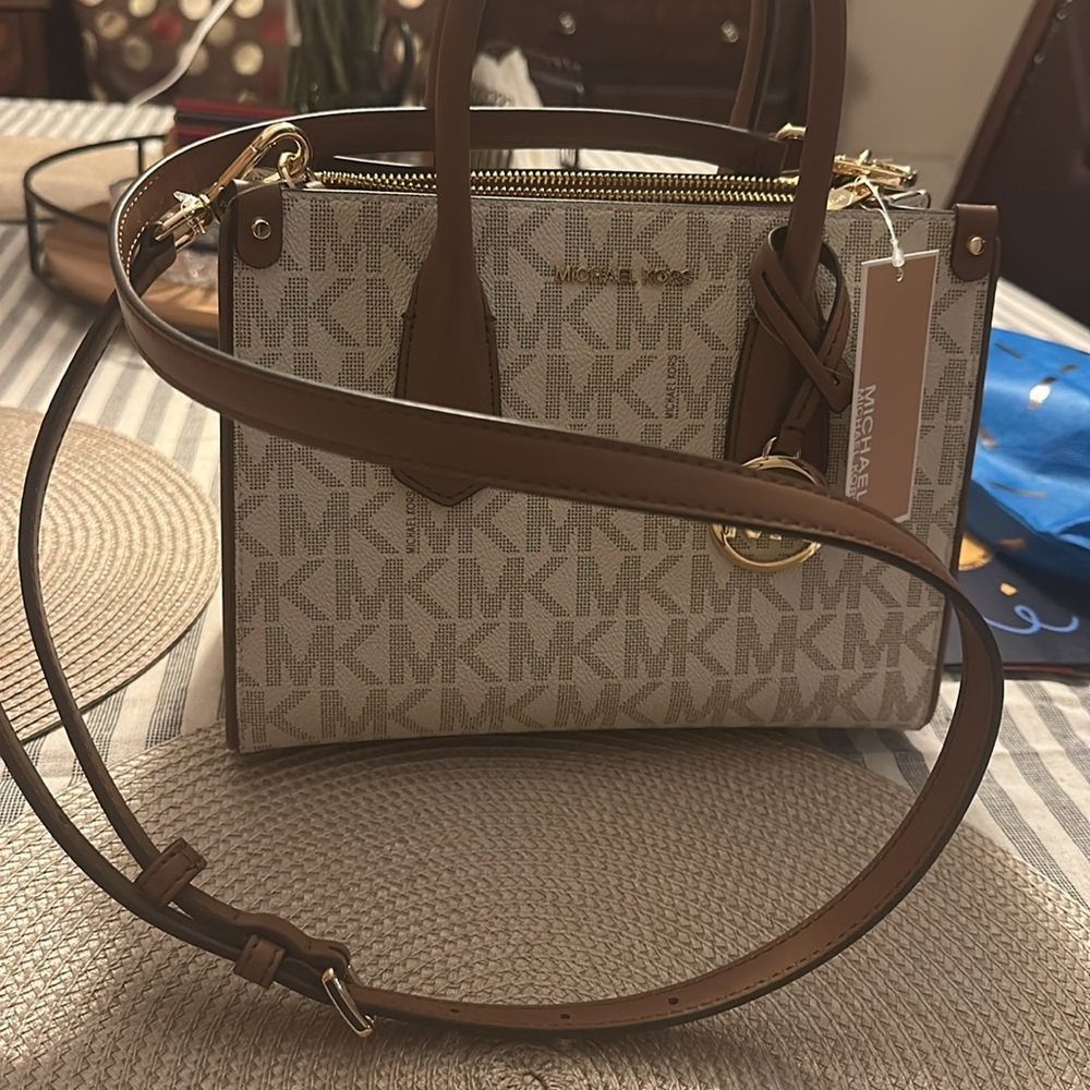 Michael Kors Satchel Maple 👜👛 - Picture 4 of 4
